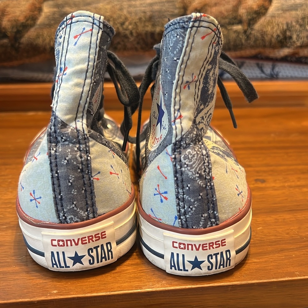 Women’s size 7 converse high tops - Picture 4 of 7